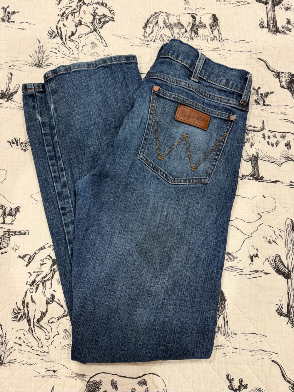 Wrangler Retro Men's Slim Bootcut Jeans with Signature Pocket Stitch 33x36